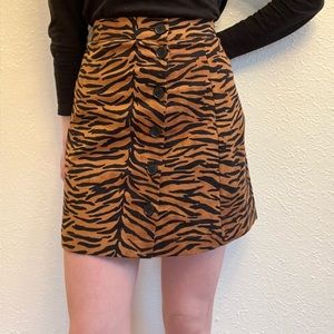H&M zebra striped mini skirt USA size 2/4, EUR 36, UK 8